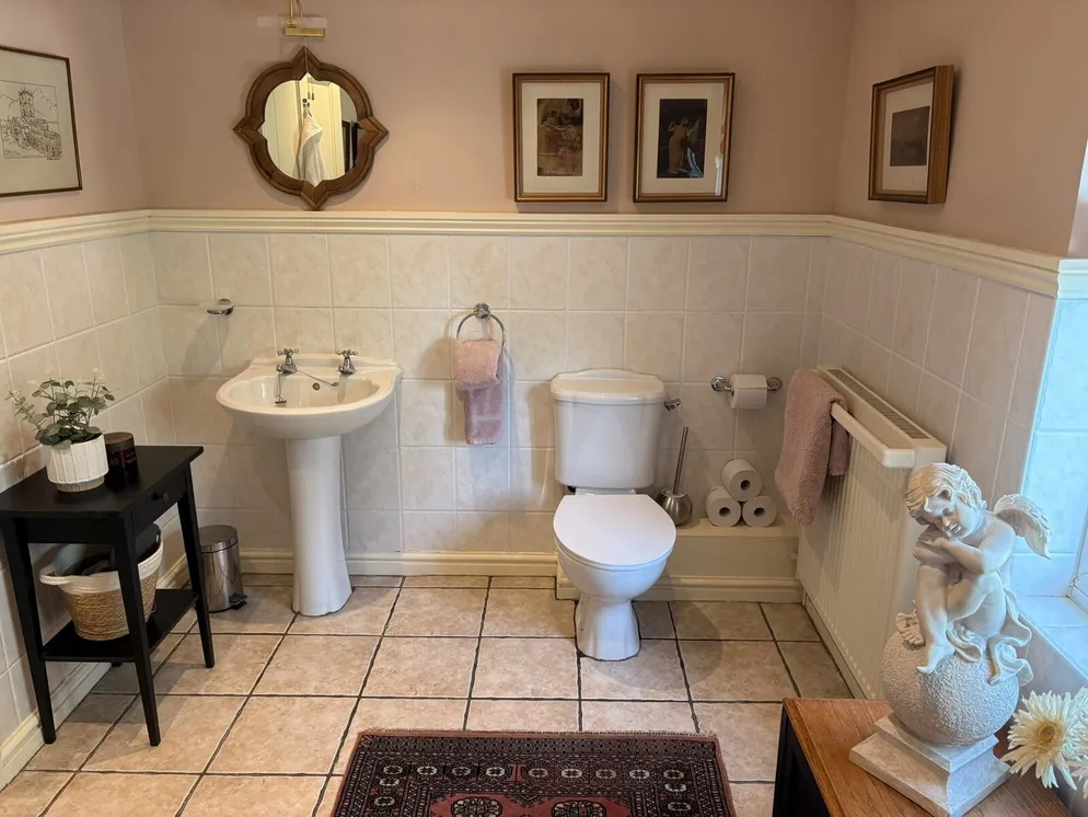Property carousel item 14