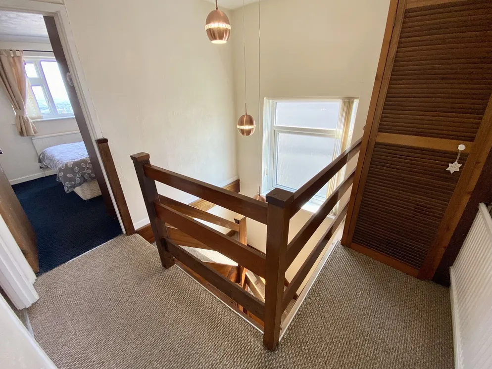 Property carousel item 12
