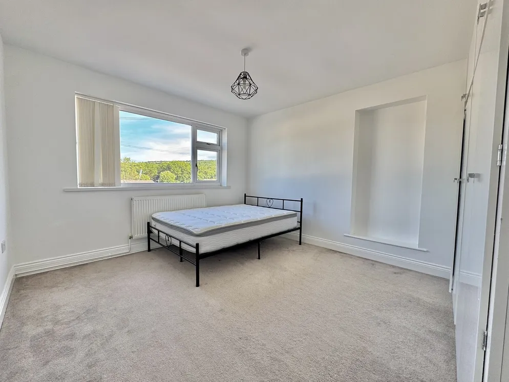 Property carousel item 22