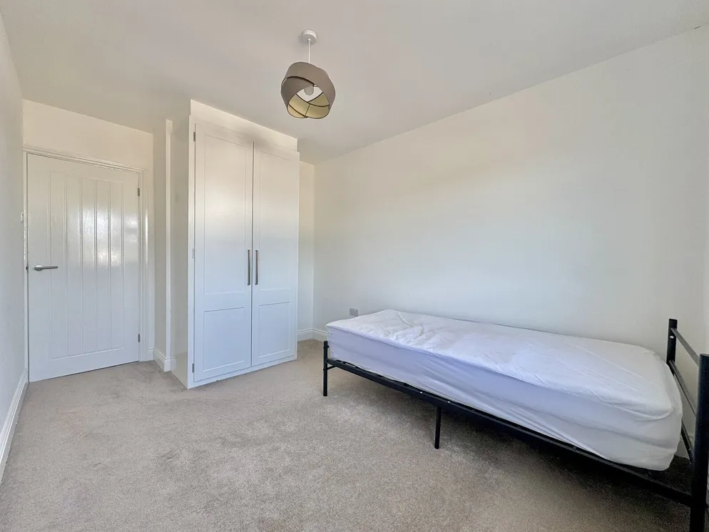 Property carousel item 26