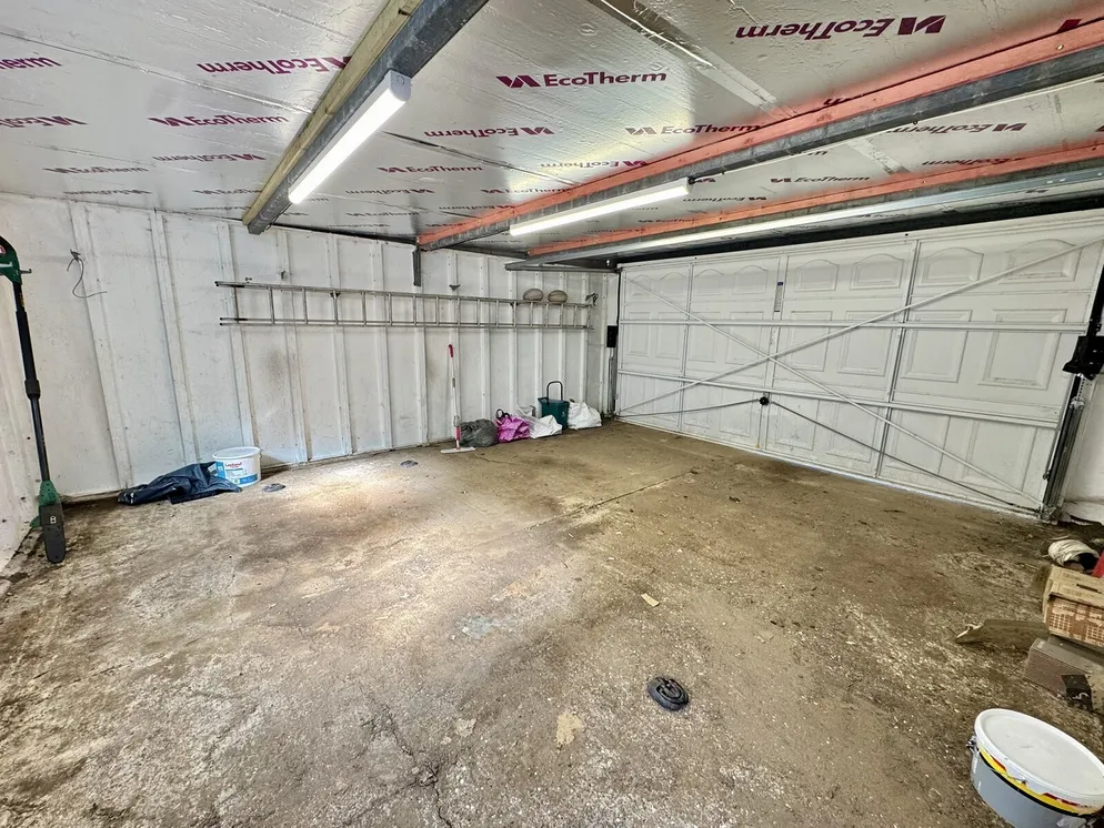 Property carousel item 29