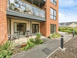 Waterton Gardens, Walton, Wakefield thumb 2