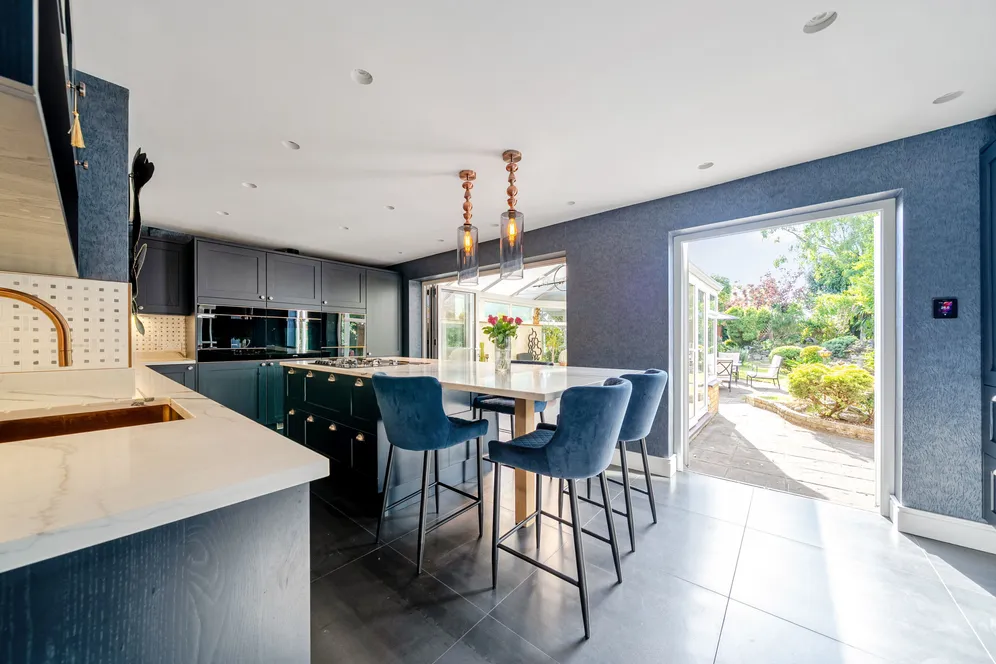 Rosewood Drive, Shepperton, TW17 photo 3