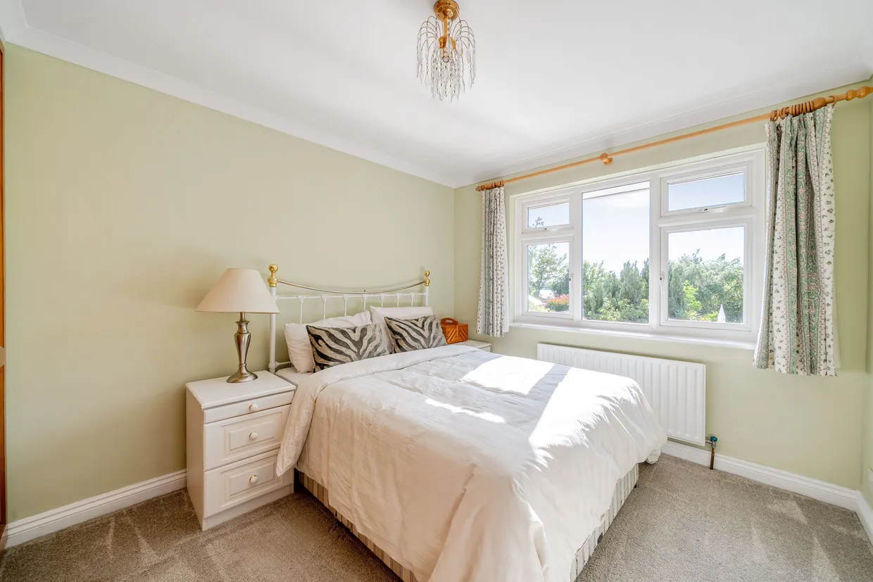 Rosewood Drive, Shepperton, TW17 photo 10