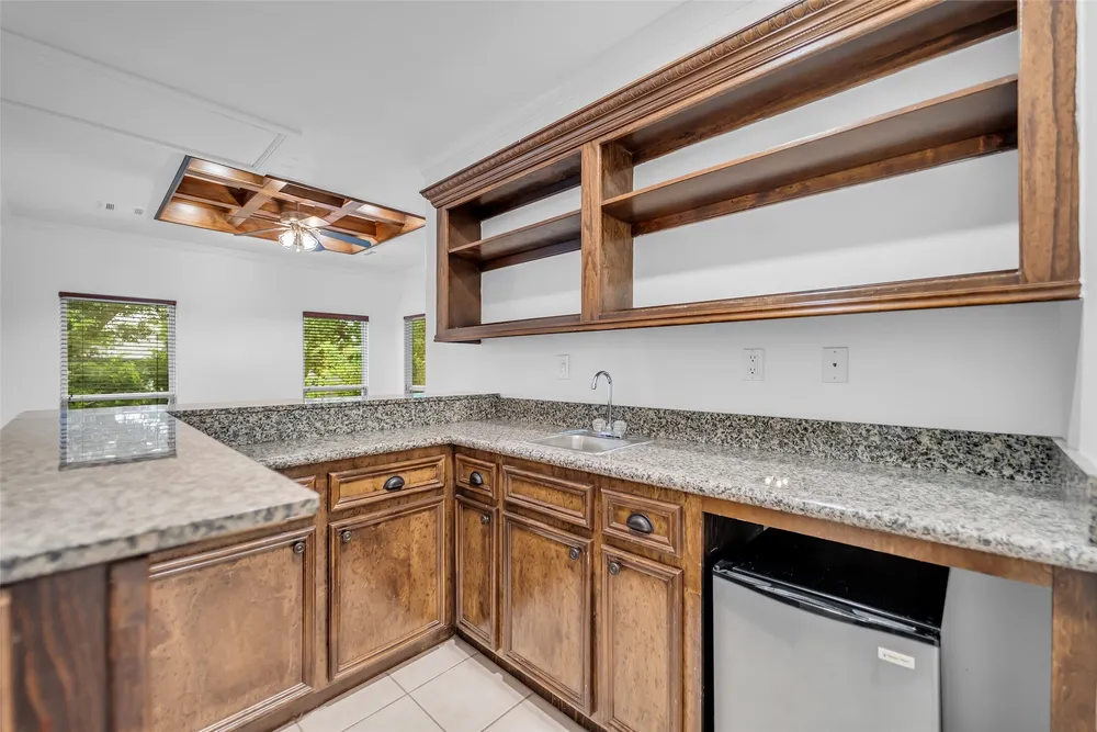 8702 Ilona Ln, Houston, TX 77025