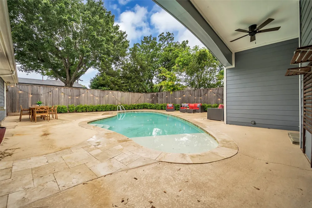 8702 Ilona Ln, Houston, TX 77025