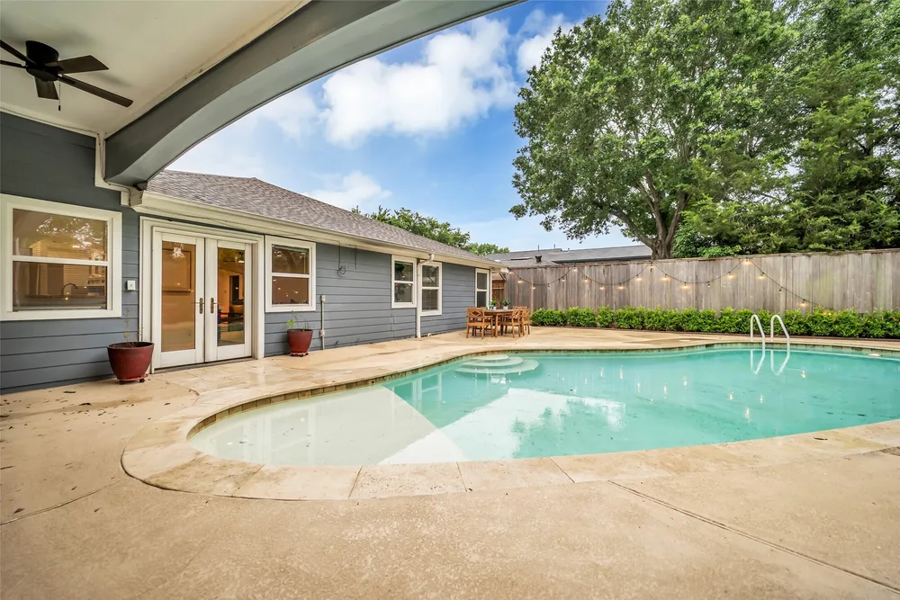 8702 Ilona Ln, Houston, TX 77025