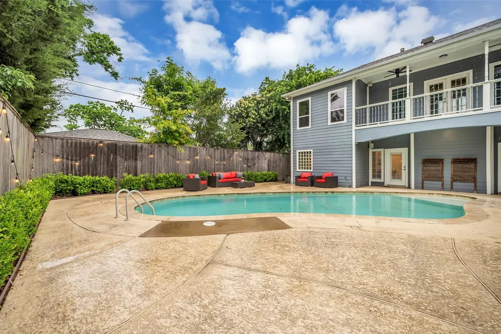 8702 Ilona Ln, Houston, TX 77025