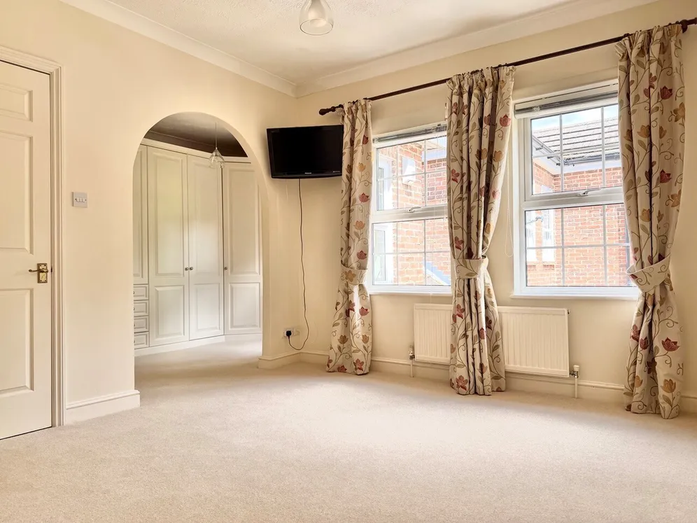 London Road, Ascot, SL5 photo 13