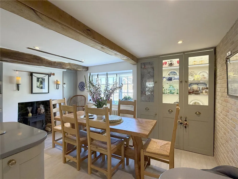 Property carousel item 9