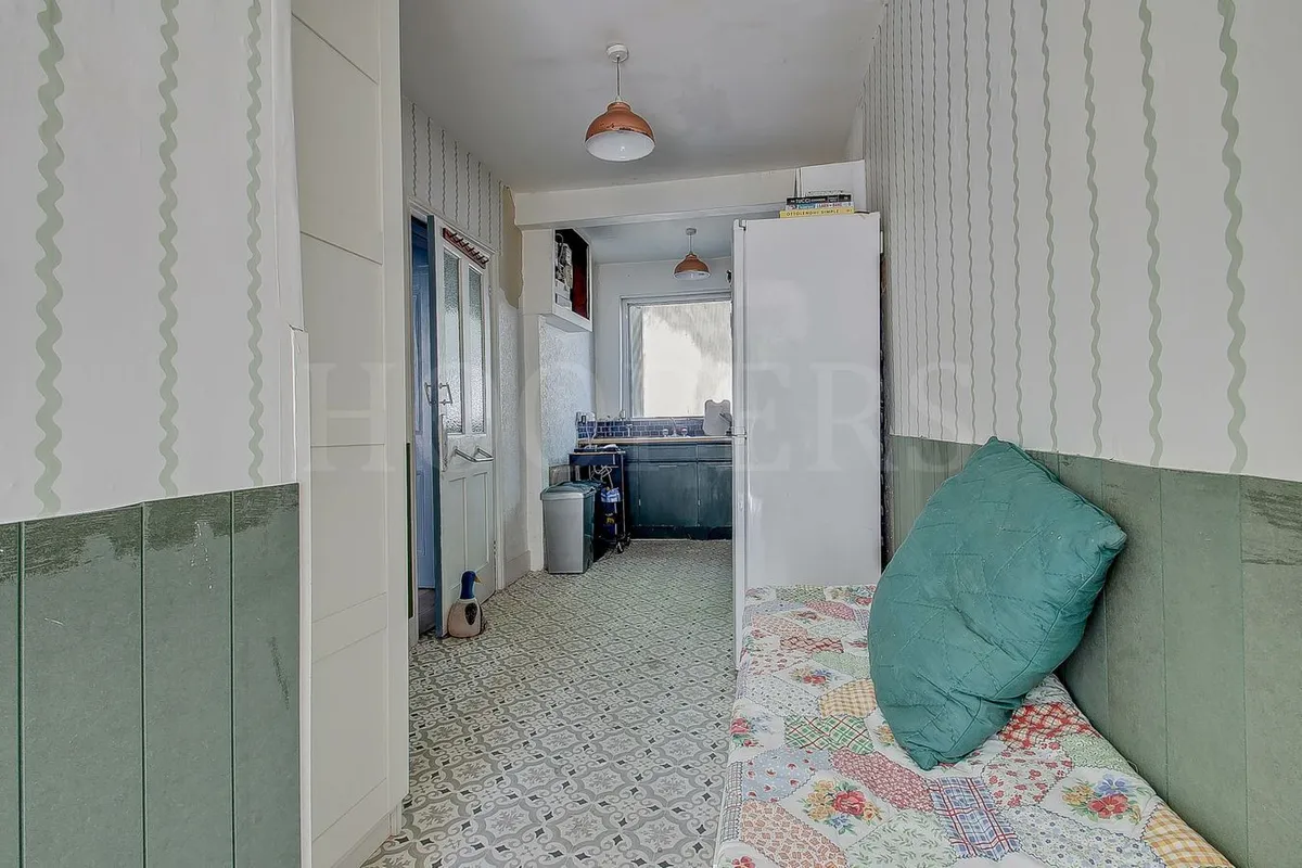 Lansdowne Grove, London, NW10