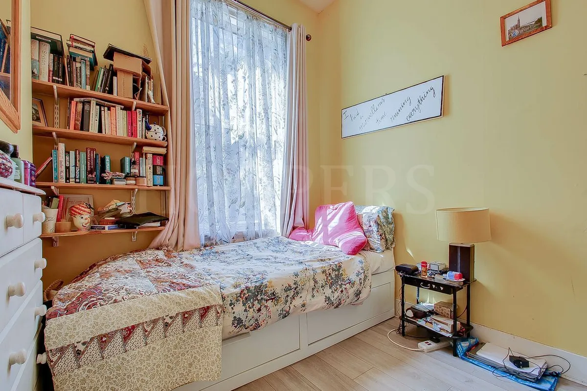 Lansdowne Grove, London, NW10