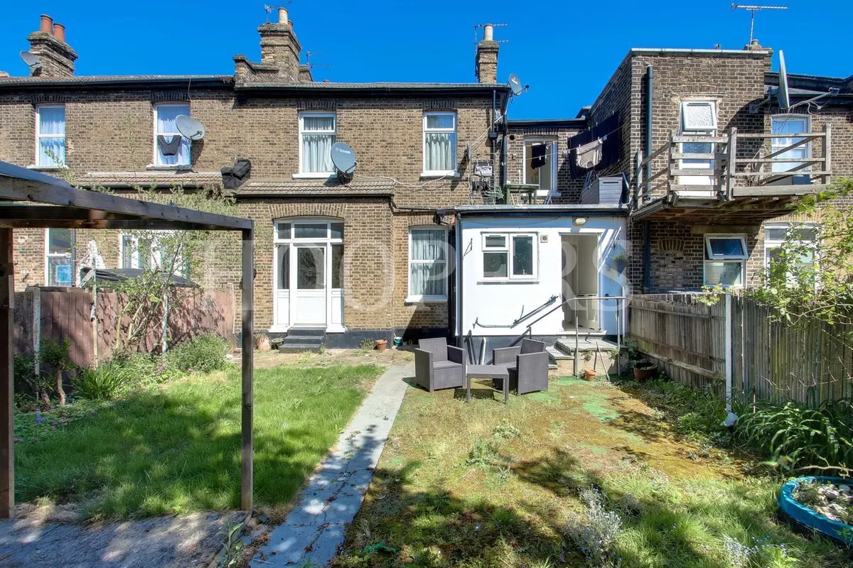 Lansdowne Grove, London, NW10
