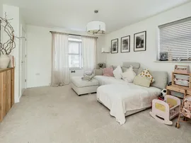 Paradise Drive, Woodmansey, Beverley thumb 2