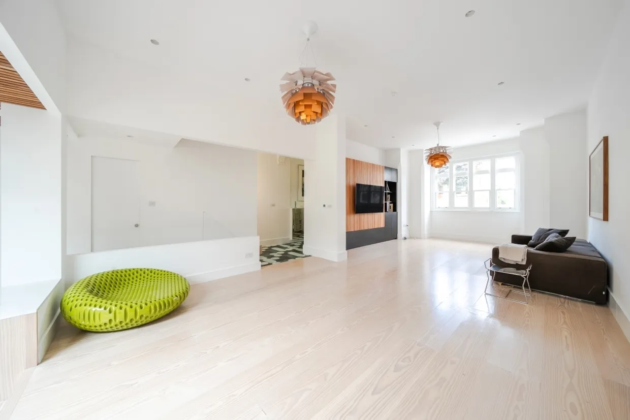 Onslow Gardens London N10 photo 3