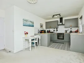 Kendal Close, Worksop thumb 3
