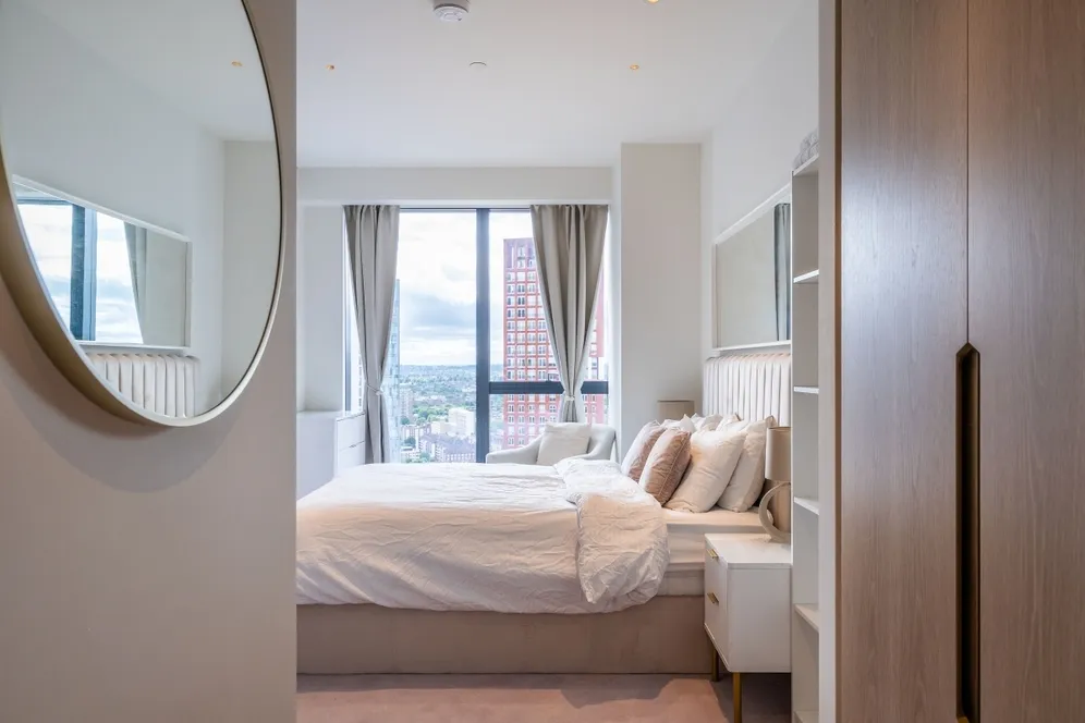 Nine Elms Lane London SW8 photo 9