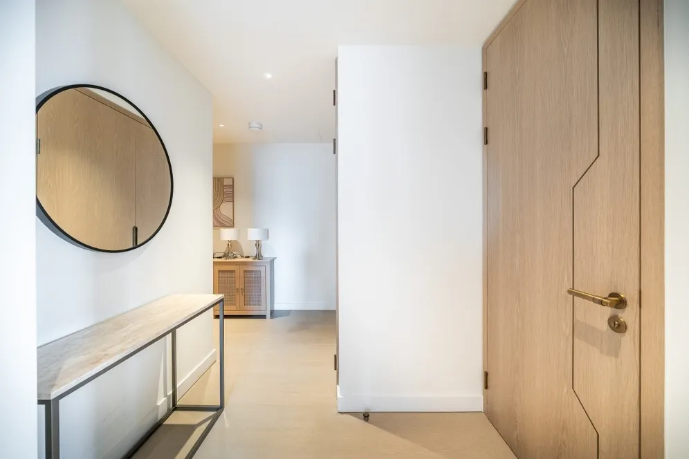 Nine Elms Lane London SW8 photo 12