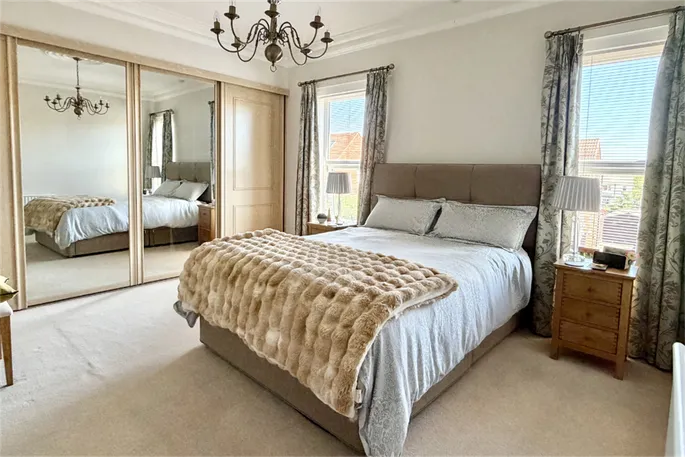 Property carousel image 32
