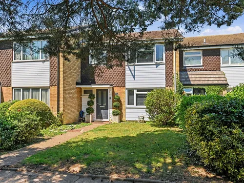 Verney Close, Tringphoto