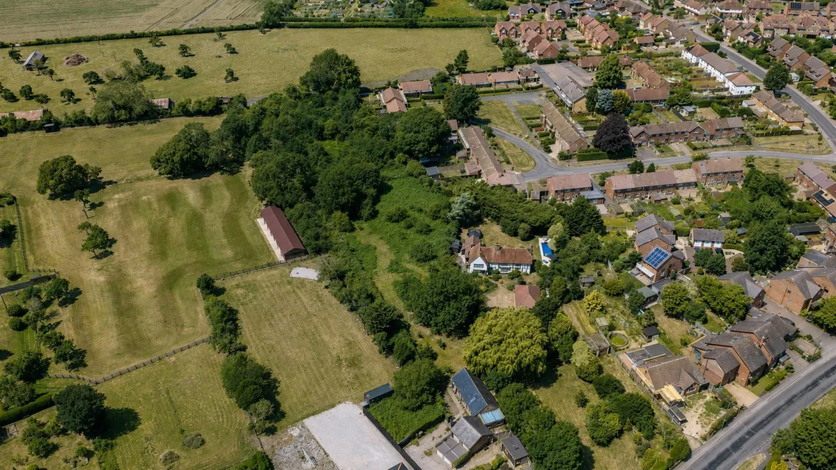 Moor End, Eaton Bray, Bedfordshire, LU6 2HN