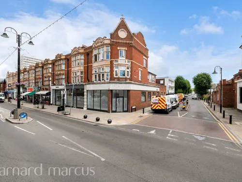 High Street, NEW MALDENphoto