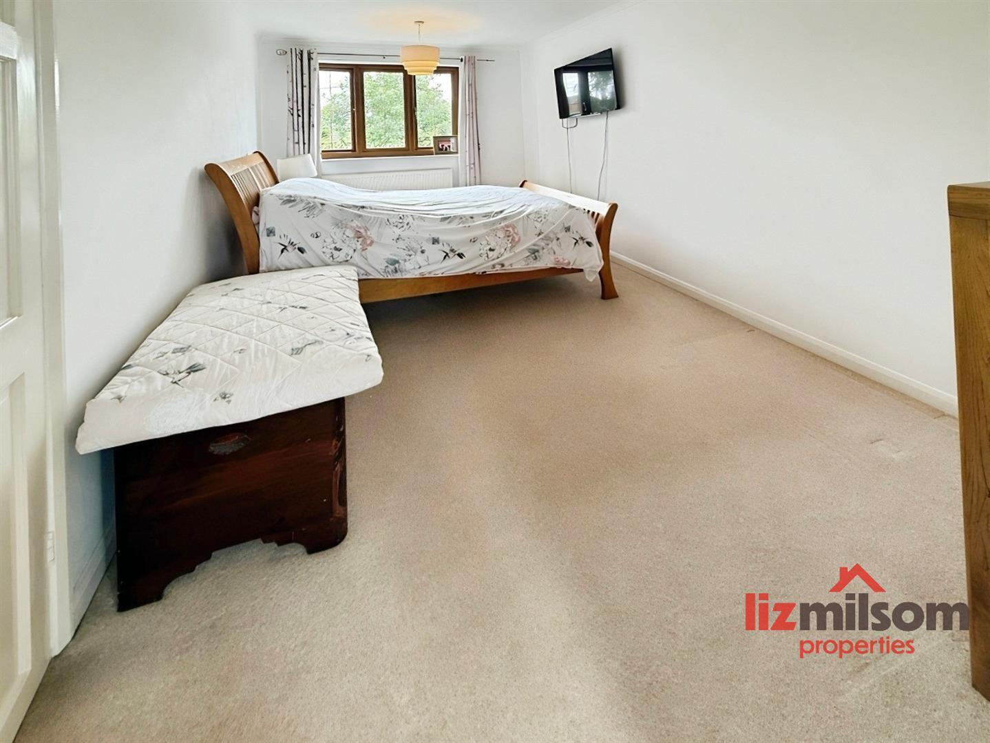 Queens Drive, Swadlincote Image 16