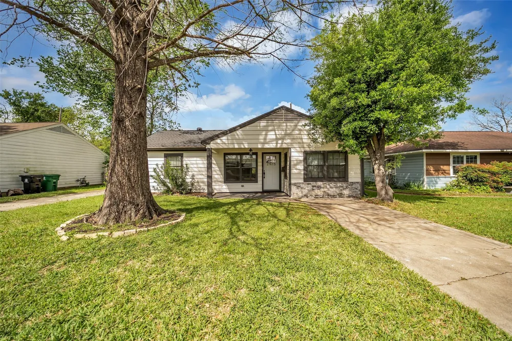 2915 Robertson St, Houston, TX 77009