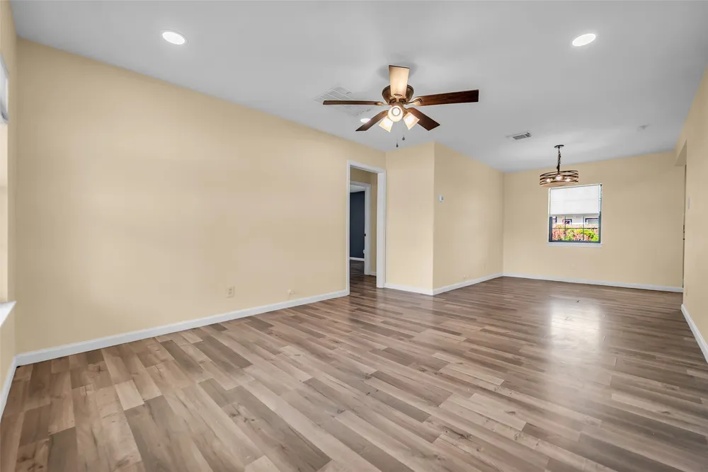 2915 Robertson St, Houston, TX 77009