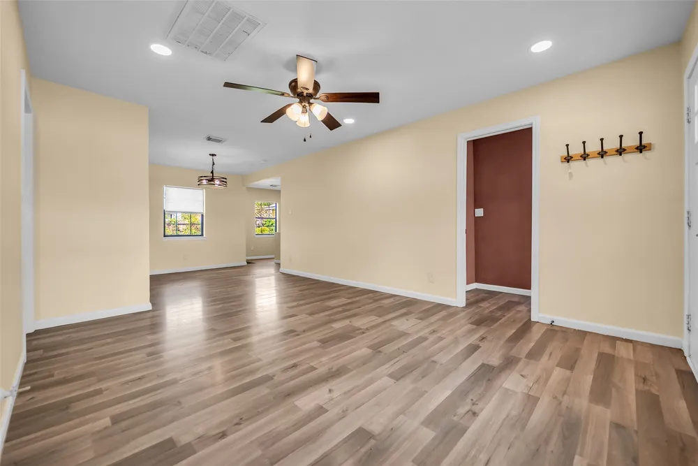 2915 Robertson St, Houston, TX 77009