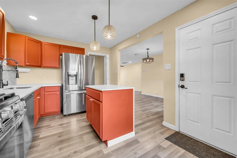 2915 Robertson St, Houston, TX 77009