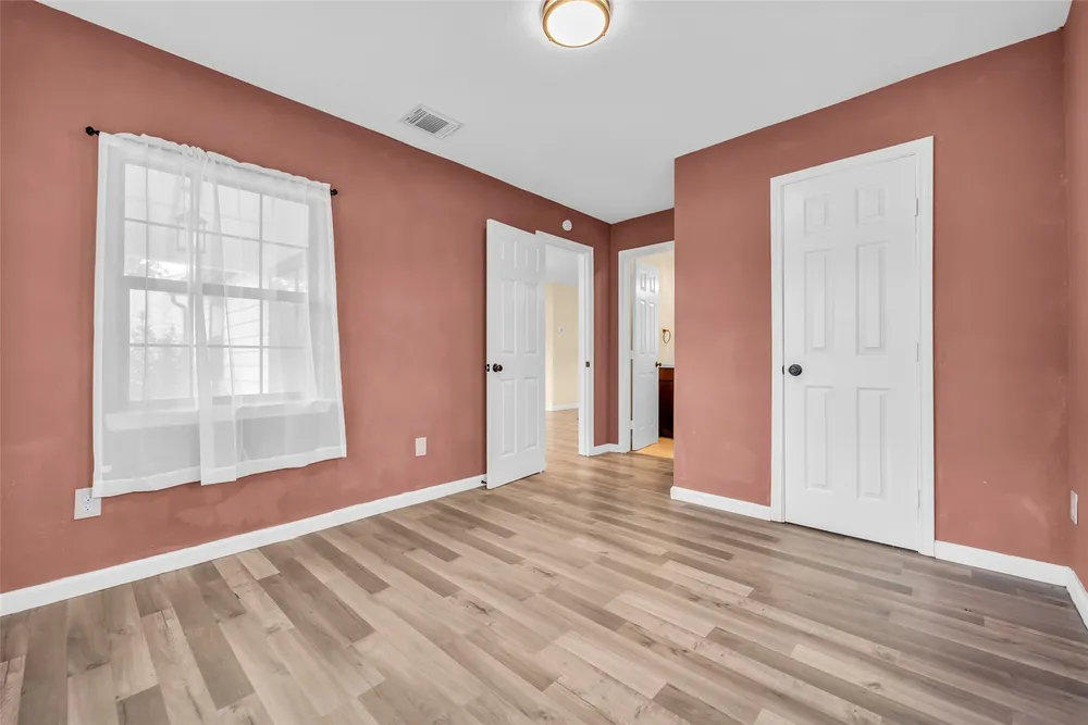 2915 Robertson St, Houston, TX 77009