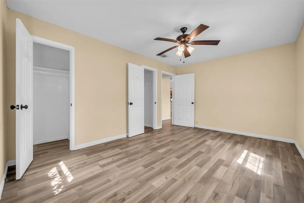 2915 Robertson St, Houston, TX 77009