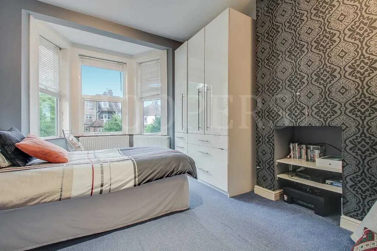 Dollis Hill Lane, London, NW2