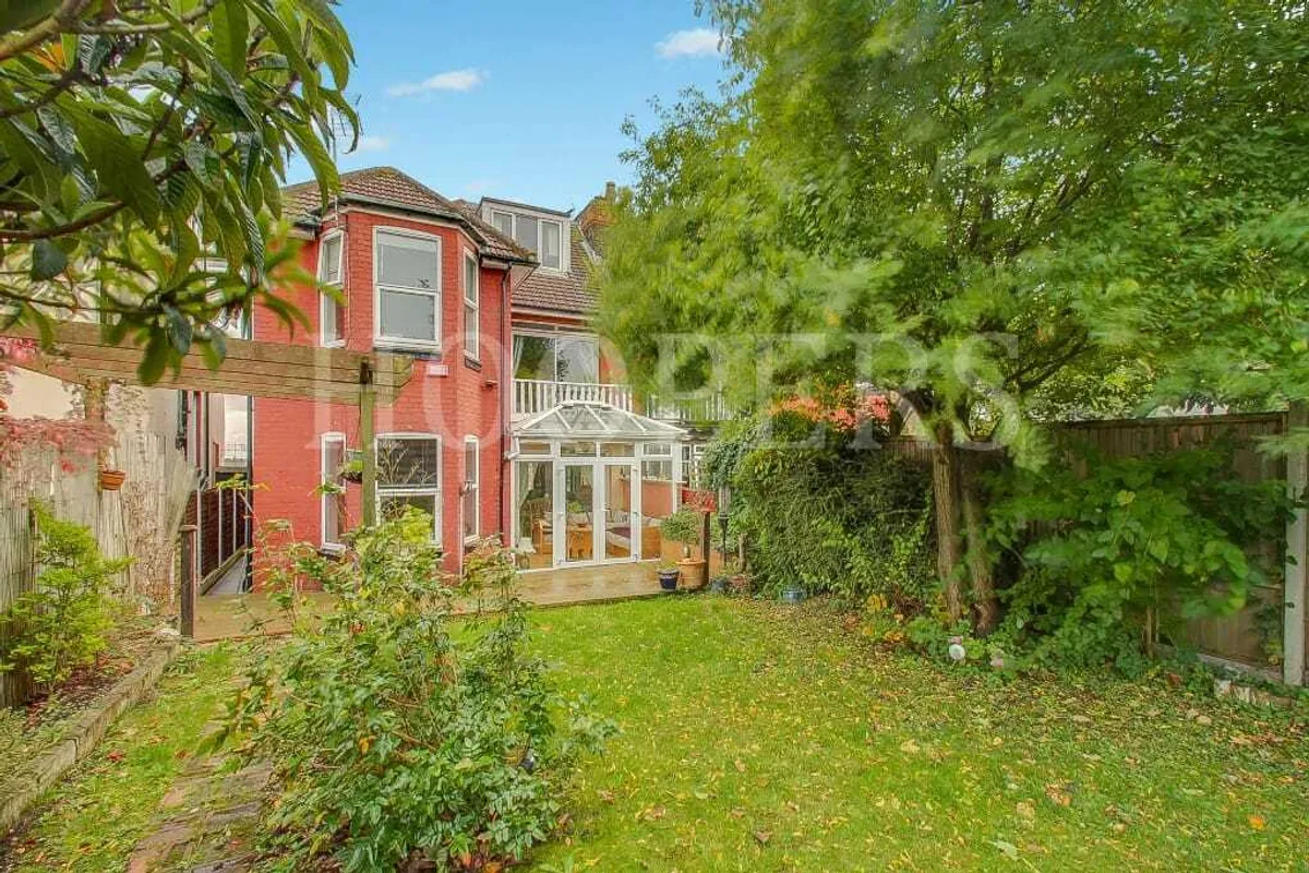 Dollis Hill Lane, London, NW2
