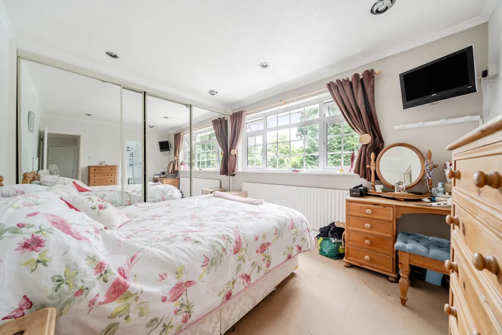 Woodleigh, Fleet, GU51 photo 9