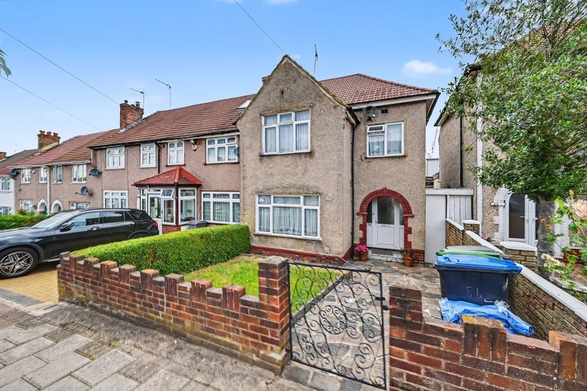 Ballards Road, London, NW2