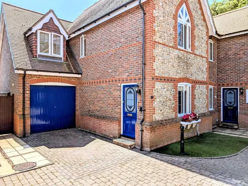 Broadwater Mews, WORTHINGphoto