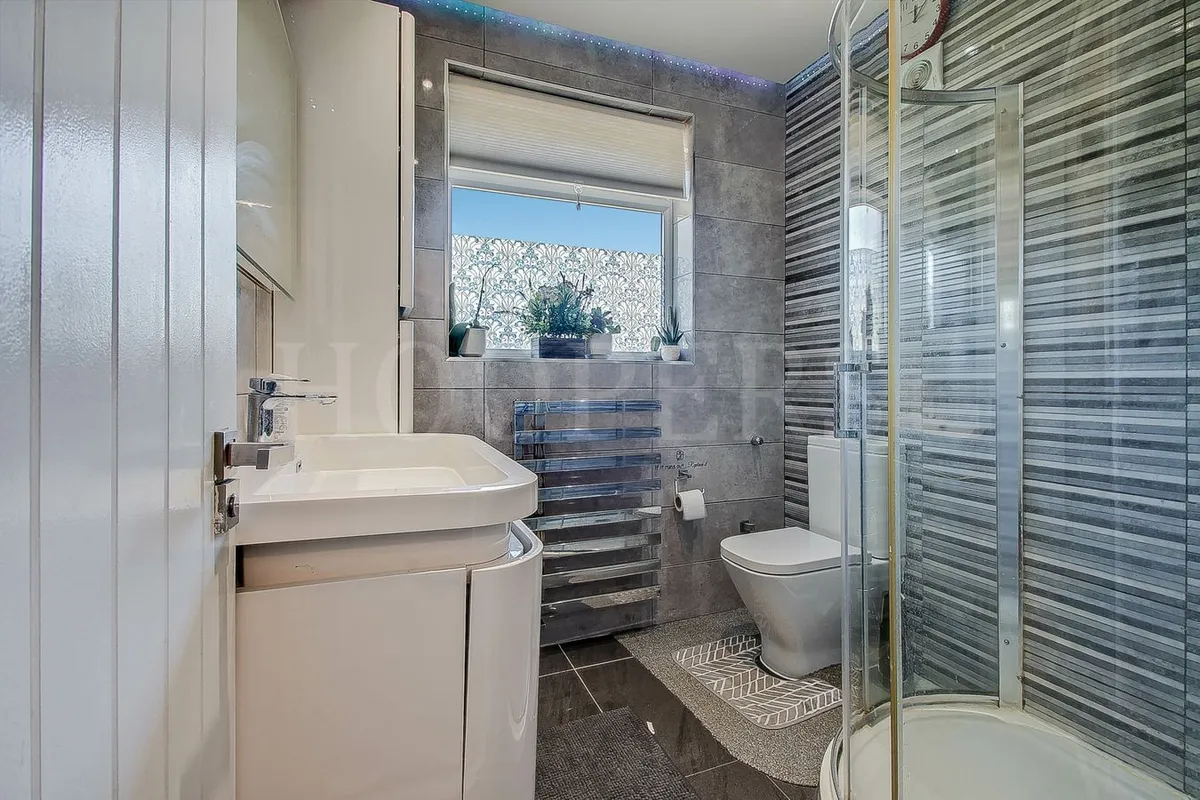 168A Braemar Avenue,London,NW10 0DS,LONDON,NW10 0DS