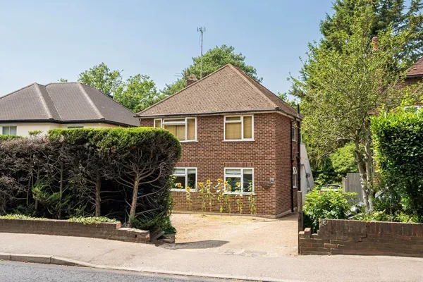 Brooklands Road, Weybridge, KT13 photo 1