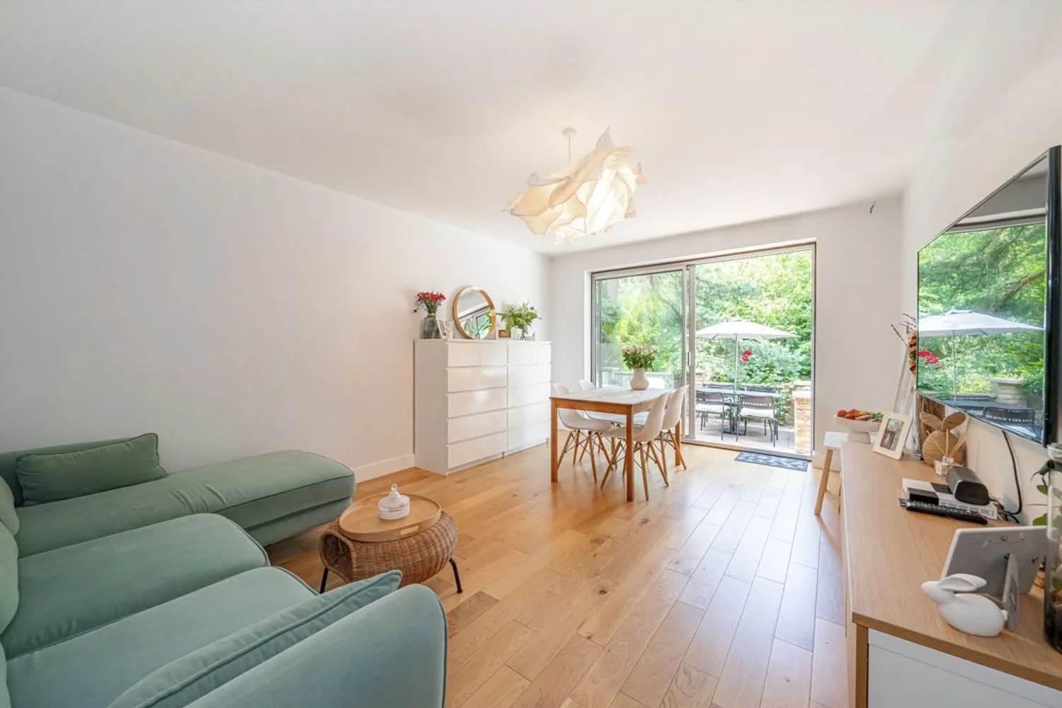 Brooklands Road, Weybridge, KT13 photo 2
