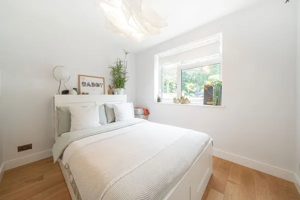Brooklands Road, Weybridge, KT13 photo 5