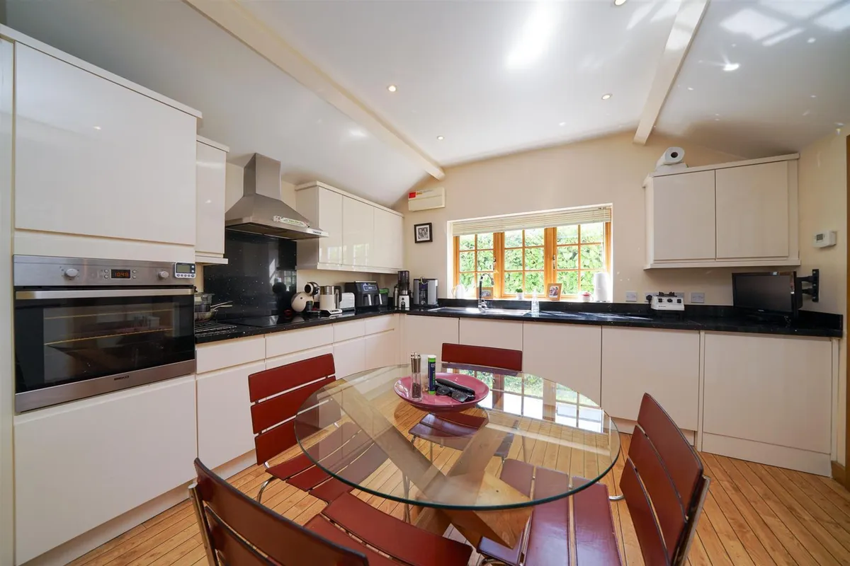Leighton Road, Northall, Buckinghamshire, LU6 2GA