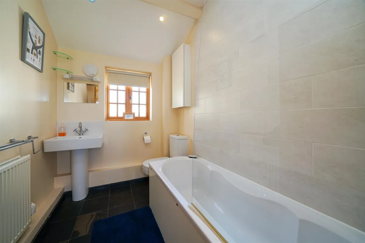 Leighton Road, Northall, Buckinghamshire, LU6 2GA