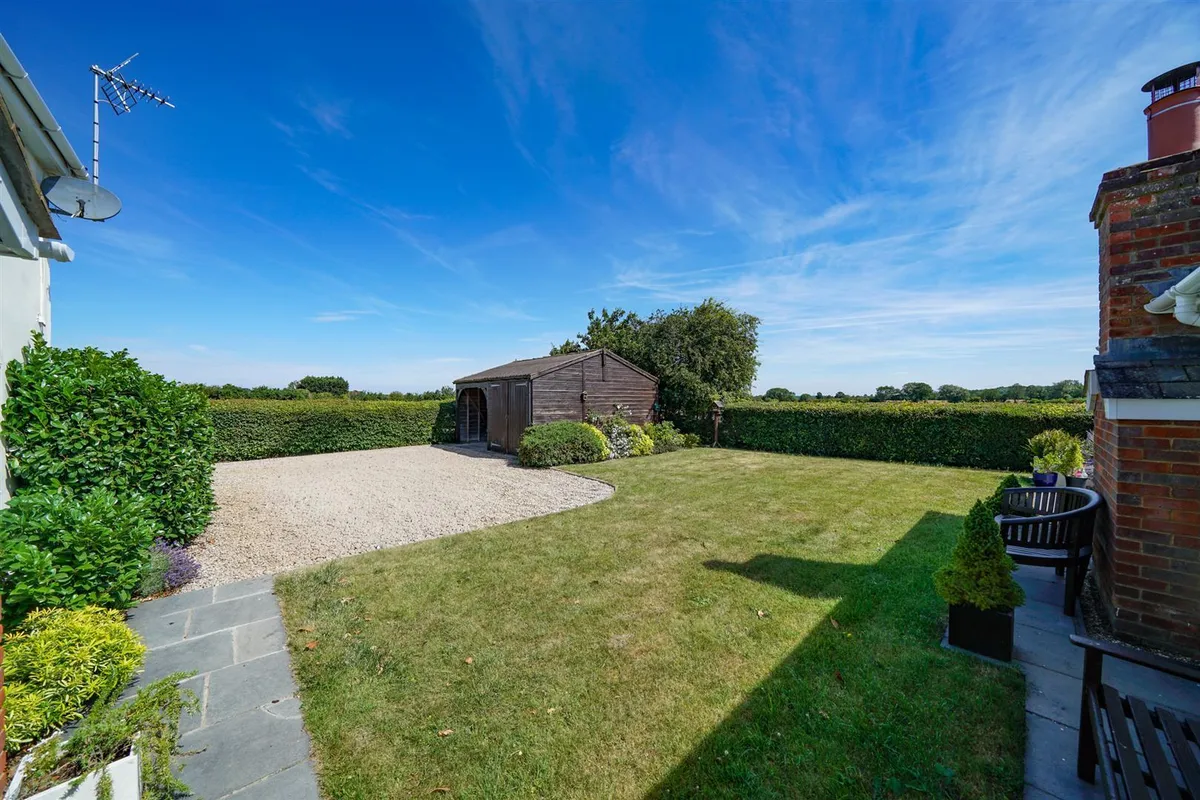 Leighton Road, Northall, Buckinghamshire, LU6 2GA