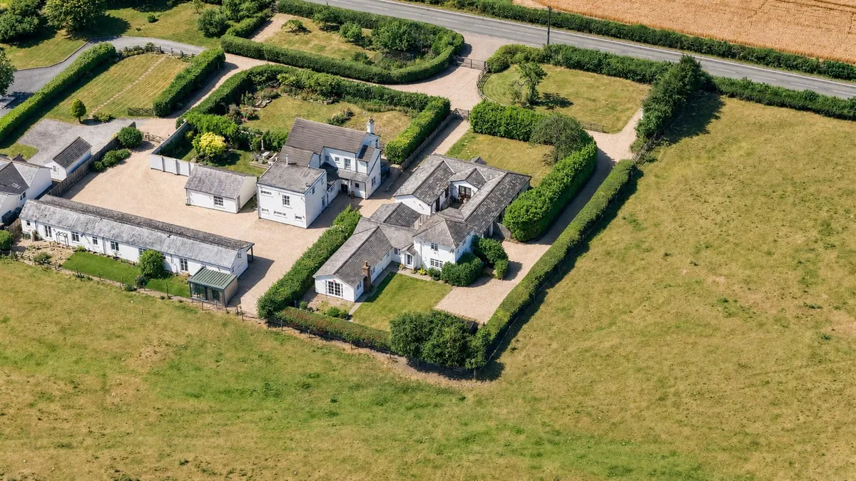 Leighton Road, Northall, Buckinghamshire, LU6 2GA