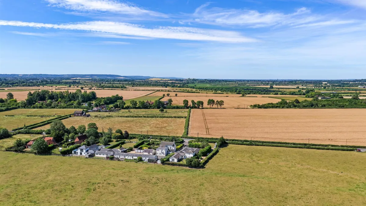 Leighton Road, Northall, Buckinghamshire, LU6 2GA