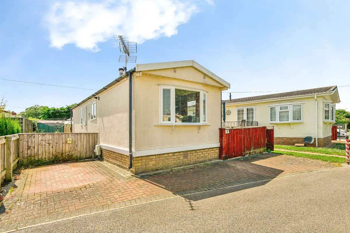Manor Avenue, St. Johns Priory, Lechlade