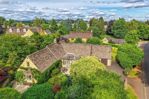 Station Road, Chipping Campden, GL55 photo 1