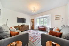 Hayler Gardens, Southwater, RH13 photo 3